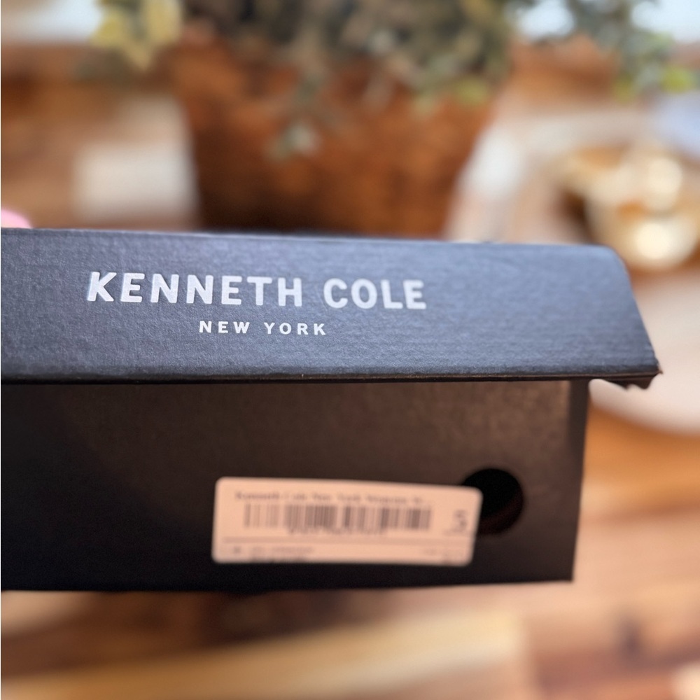 Kenneth Cole Black Women's Sandals - Picture 5 of 5